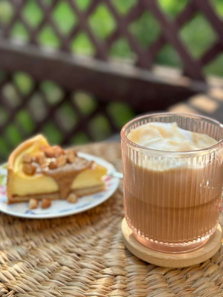 Hanane's Signature - About Us